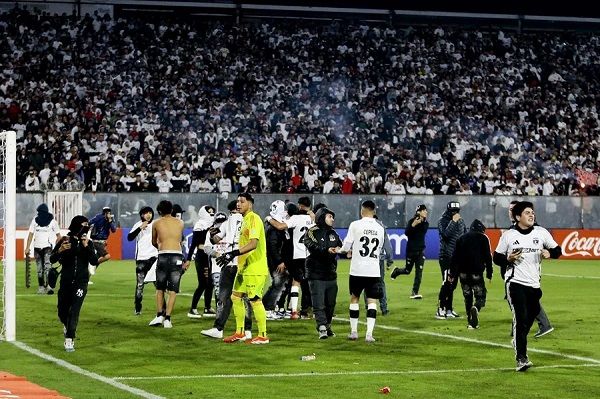 Invasión de hinchas del Colo Colo
